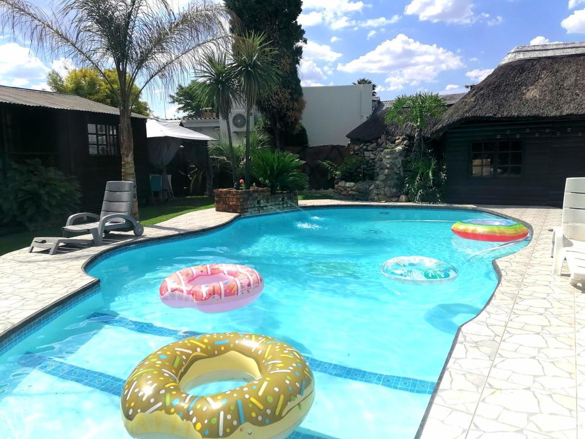 The Guesthouse Vanderbijlpark Extérieur photo