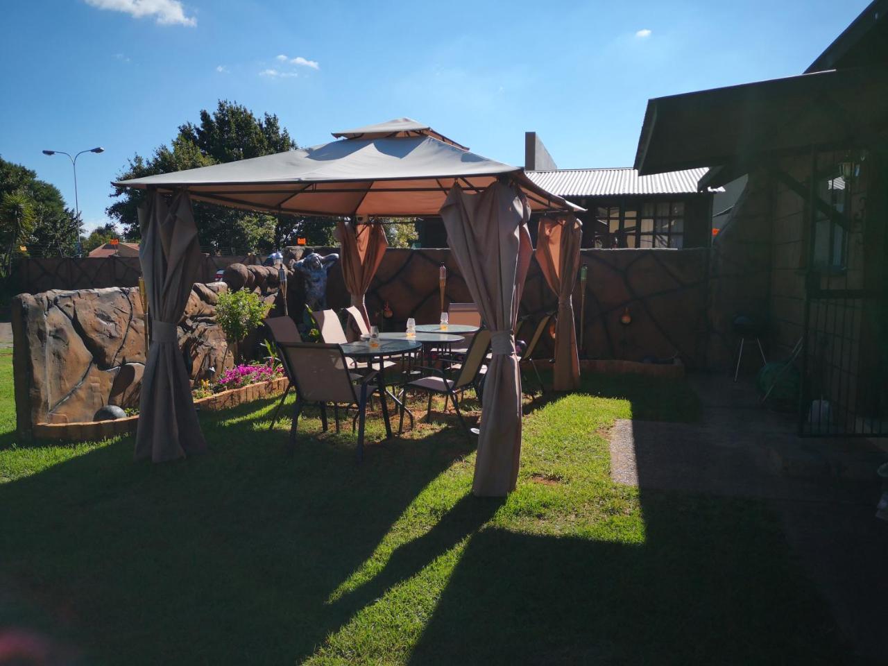 The Guesthouse Vanderbijlpark Extérieur photo