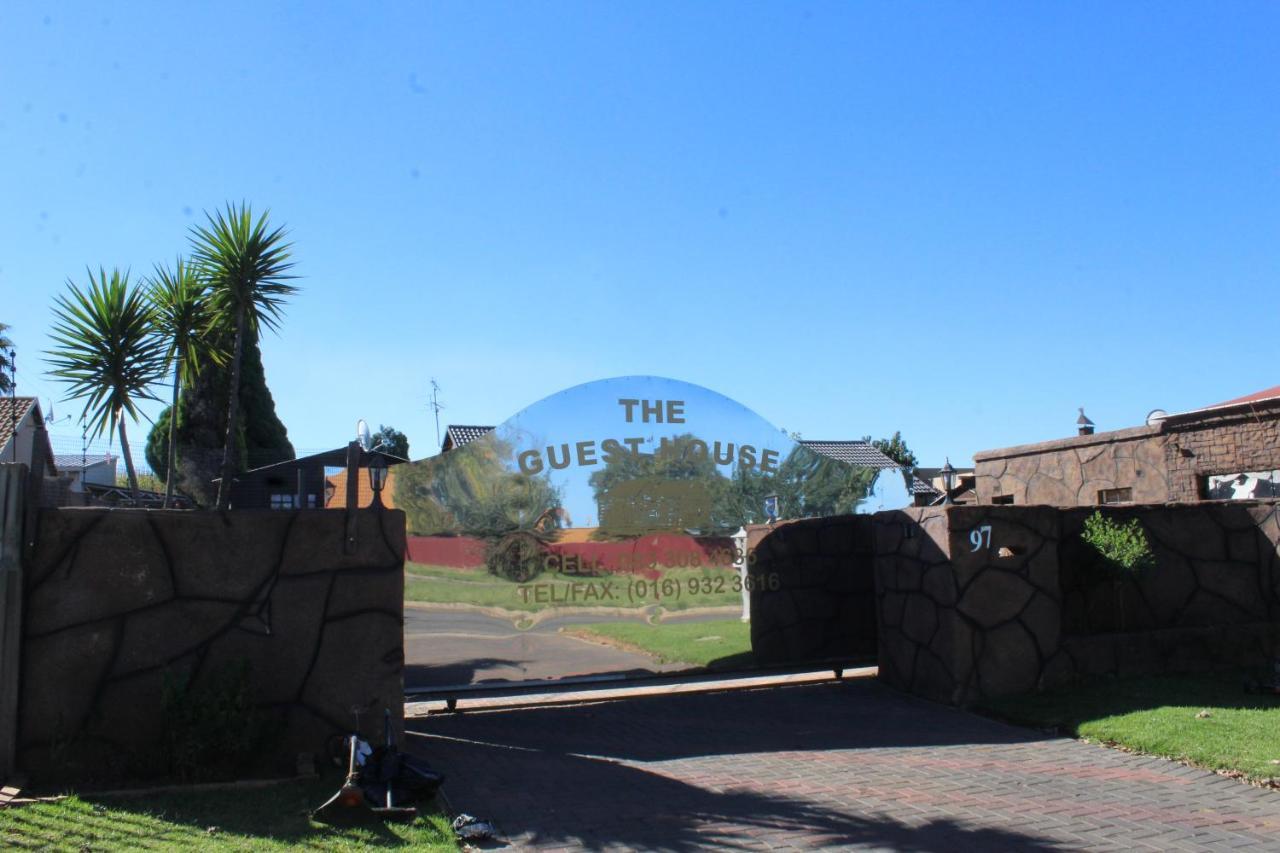 The Guesthouse Vanderbijlpark Extérieur photo